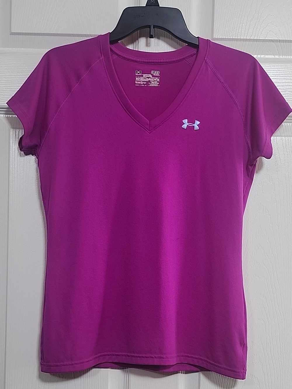 Under Armour Women's V-Neck Semi-Fitted HeatGear Athletic Tee in Purple - Size S